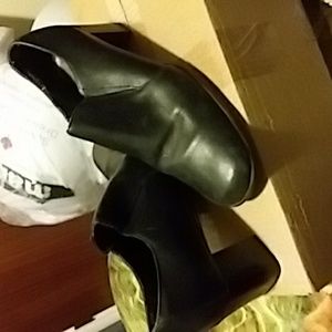 Renaldi ladies dress shoes